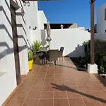 Casa Amarillo Del Sol * פלאיה בלנקה
